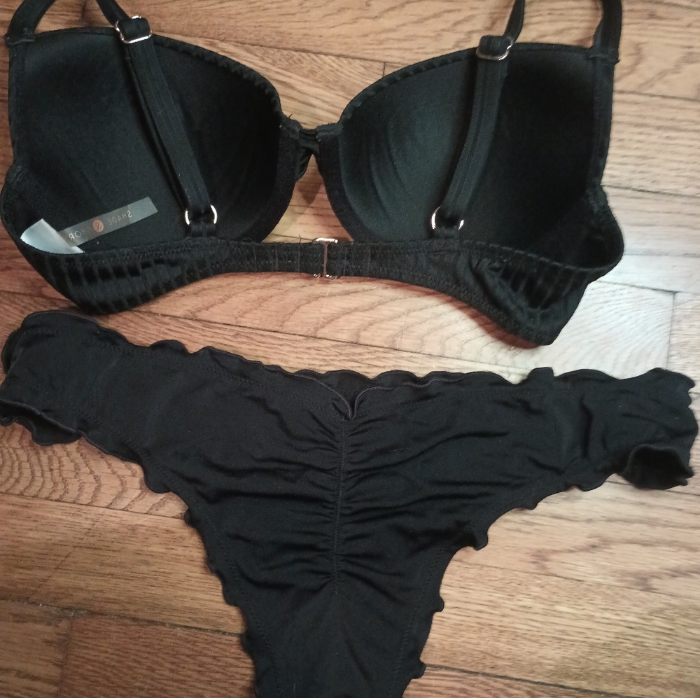 Black Women's bikini SHADE & SHORE 34C TOP RIBBED MED. BOTTOMS W RUFFLE OUTLINE - Picture 3 of 8